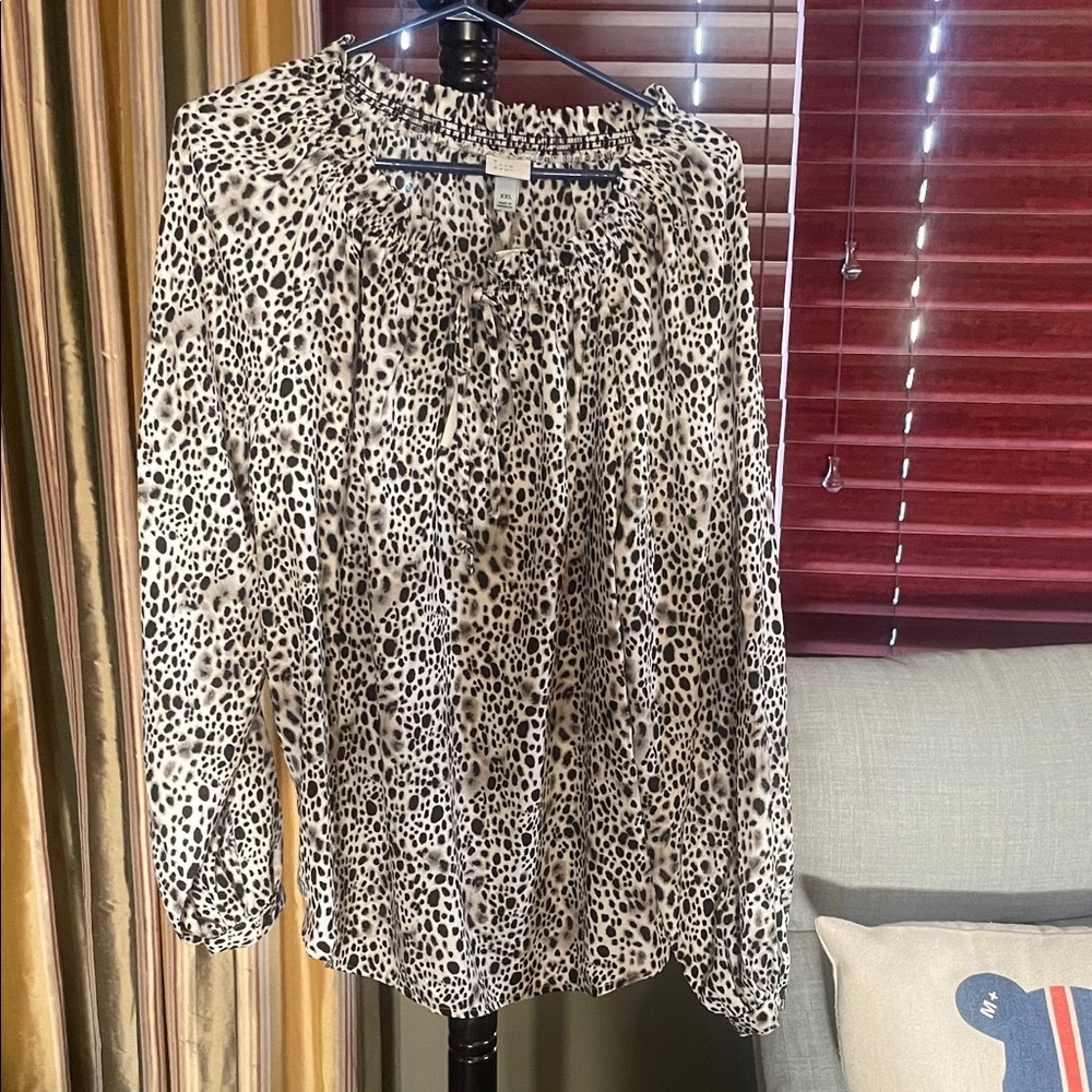 New a new day Black and White Animal Print Blouse